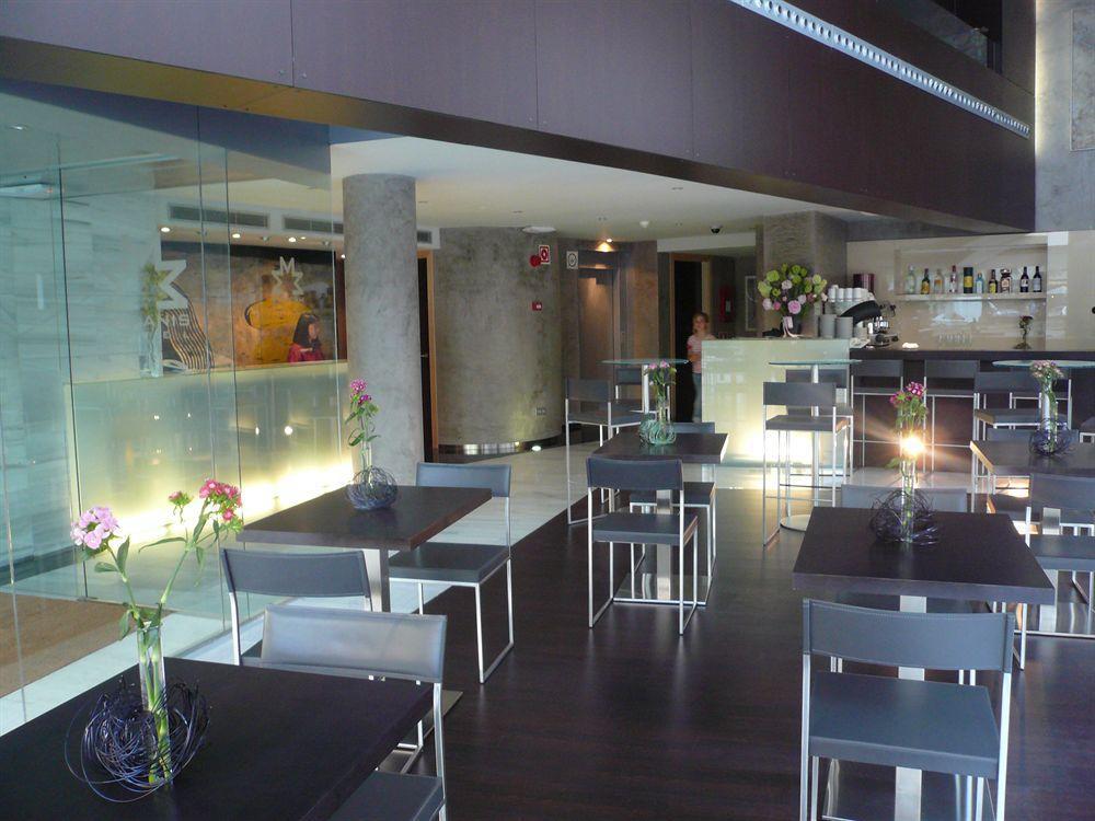 Apartamentos Turisticos Madanis L’Hospitalet de Llobregat Exterior foto