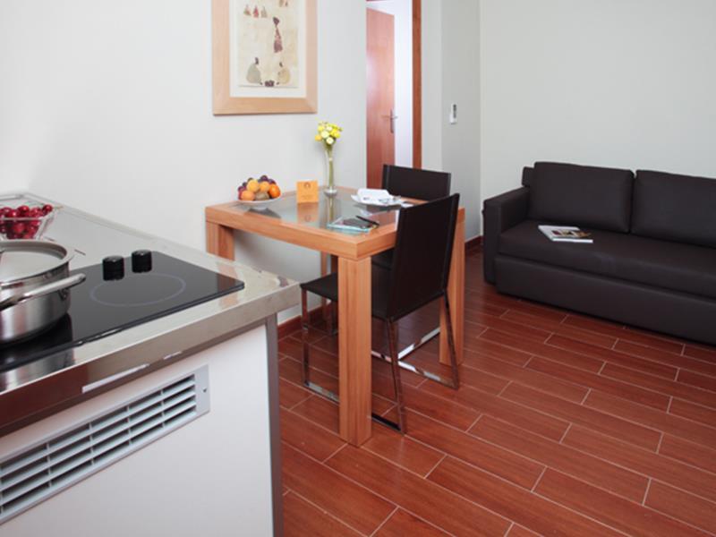 Apartamentos Turisticos Madanis L’Hospitalet de Llobregat Zimmer foto