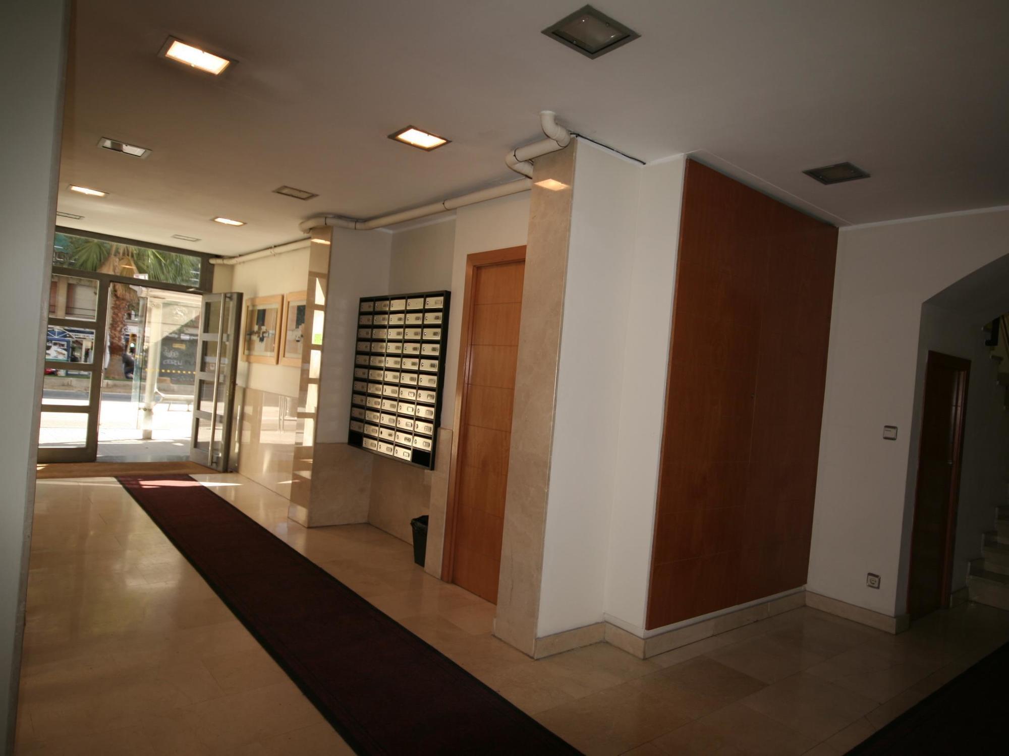 Apartamentos Turisticos Madanis L’Hospitalet de Llobregat Exterior foto